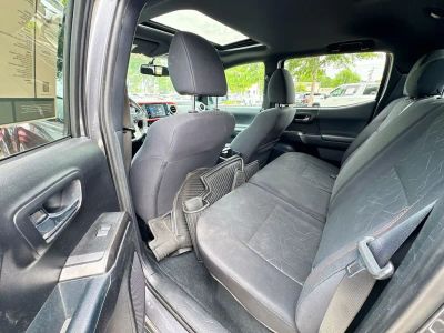 2017 Toyota Tacoma - Photo 32