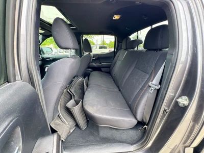 2017 Toyota Tacoma - Photo 31
