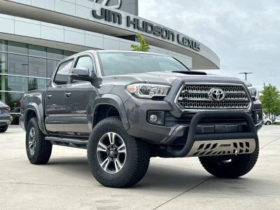 2017 Toyota Tacoma - Photo 2