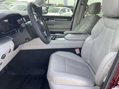 2022 Jeep Wagoneer - Photo 16