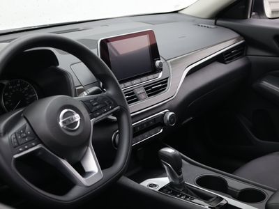 2025 Nissan Altima - Photo 13