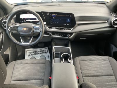 2025 Chevrolet Equinox — photo 12 view