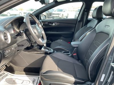 2024 Kia Forte — photo 9 view