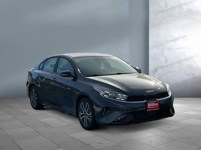 2024 Kia Forte — photo 8 view