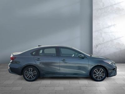 2024 Kia Forte — photo 7 view