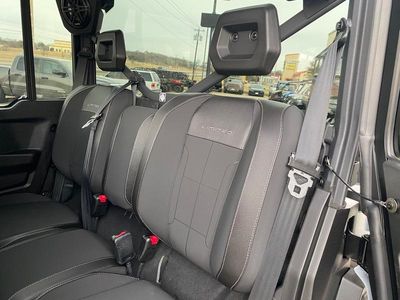 2026 Can-Am DEFENDER MAX LIMITED CAB HD11 - Photo 34