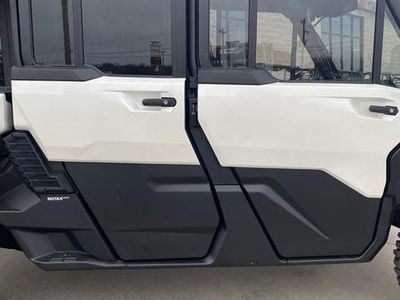 2026 Can-Am DEFENDER MAX LIMITED CAB HD11 - Photo 18