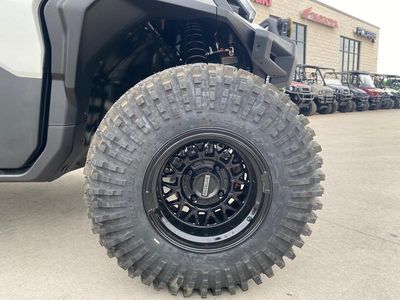 2026 Can-Am DEFENDER MAX LIMITED CAB HD11 - Photo 20
