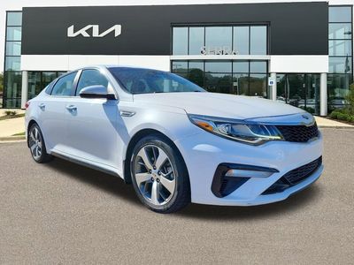 2019 Kia Optima - Photo 1