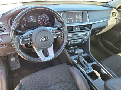 2019 Kia Optima - Photo 2