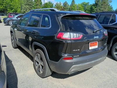 2019 Jeep Cherokee — side profile view
