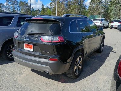 2019 Jeep Cherokee — rear three-quarter view