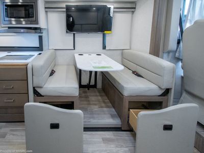 2026 Thor Motor Coach Axis - Photo 14