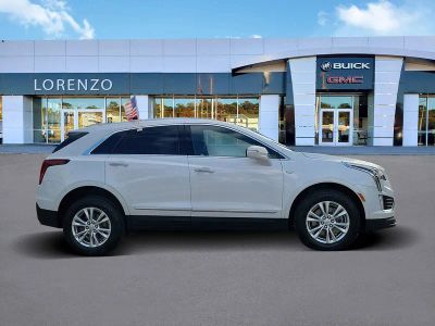 2022 Cadillac XT5 — interior view