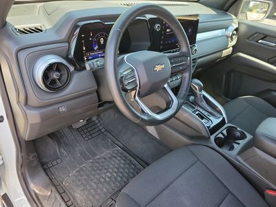 2023 Chevrolet Colorado - Photo 3