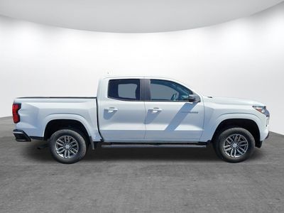 2023 Chevrolet Colorado - Photo 2