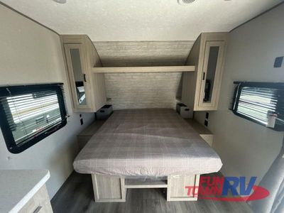 2026 Coachmen RV Catalina Summit Series 8 - Photo 15