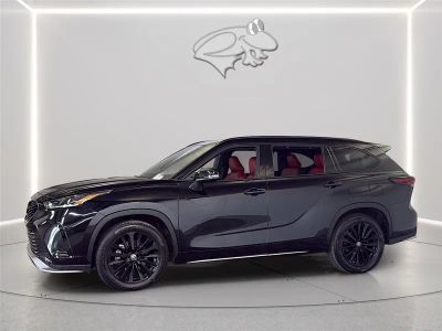 2024 Toyota Highlander — side profile view