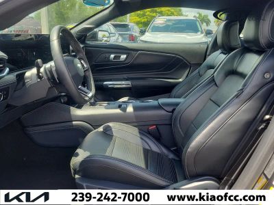 2024 Ford Mustang — photo 11 view