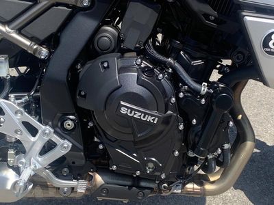 2026 Suzuki GSX-8T - Photo 11