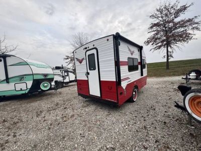 2025 Riverside RV Retro 135FD — front three-quarter view