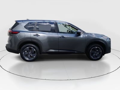 2024 Nissan Rogue — photo 8 view
