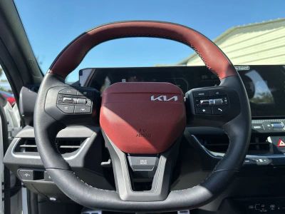 2026 Kia K4 Hatchback — photo 13 view