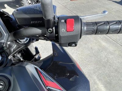 2025 Kawasaki Z650 - Photo 14
