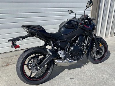 2025 Kawasaki Z650 - Photo 3