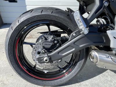 2025 Kawasaki Z650 - Photo 10