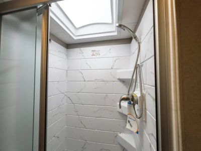 2027 Thor Motor Coach OMNI TRAIL — photo 16 view