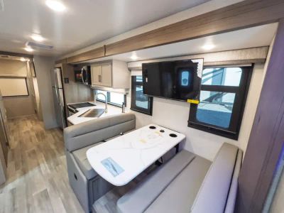 2027 Thor Motor Coach OMNI TRAIL — photo 7 view