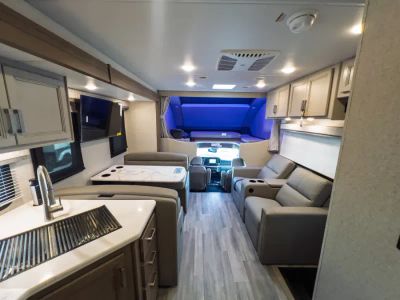 2027 Thor Motor Coach OMNI TRAIL — interior view