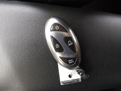 2024 Hyundai Elantra — photo 15 view