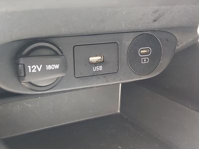 2024 Hyundai Elantra — photo 18 view