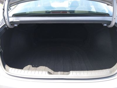 2024 Hyundai Elantra — photo 11 view