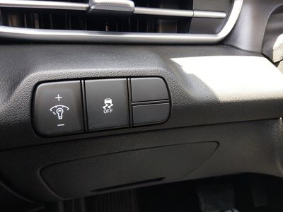 2024 Hyundai Elantra — photo 13 view