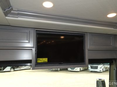 2026 Fleetwood Discovery LXE - Photo 14