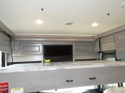 2026 Fleetwood Discovery LXE - Photo 15