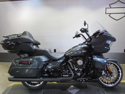 2026 Harley-Davidson FLTRXL - Road Glide Limited in IRON HORSE MTLC — front three-quarter view