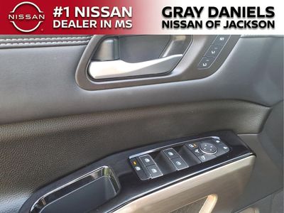 2024 Nissan Pathfinder — photo 12 view