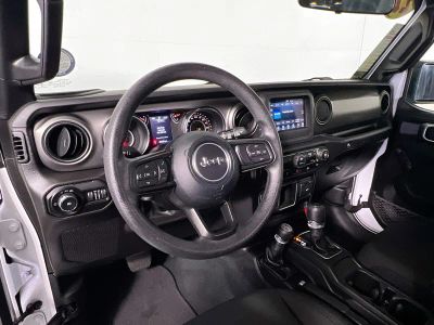 2022 Jeep Wrangler — photo 26 view