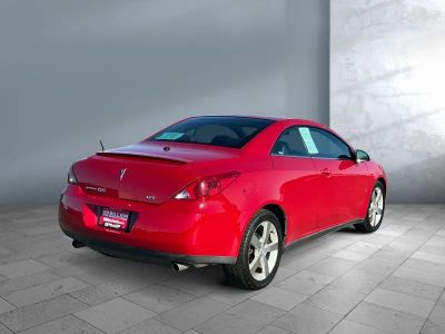 2007 Pontiac G6 — engine compartment view