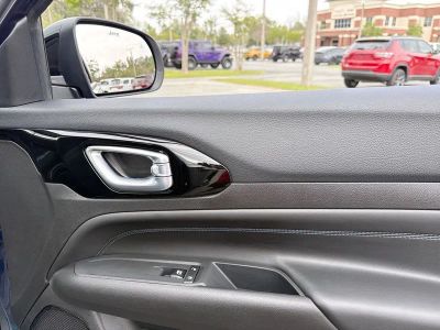 2026 Jeep Compass — photo 26 view