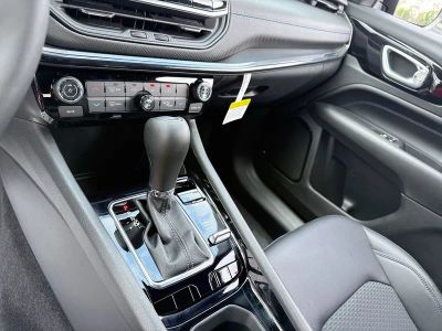 2026 Jeep Compass — photo 18 view