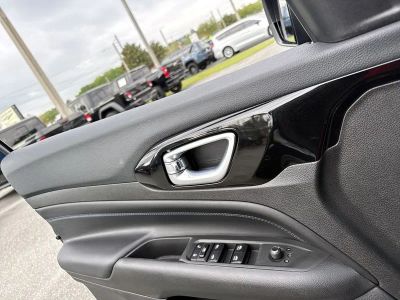 2026 Jeep Compass — photo 12 view