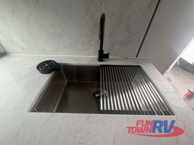 2025 Coachmen RV Freedom Express Ultra Lite - Photo 13