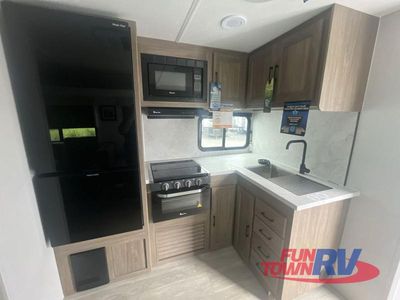 2025 Coachmen RV Freedom Express Ultra Lite - Photo 12