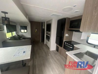 2025 Coachmen RV Freedom Express Ultra Lite - Photo 11