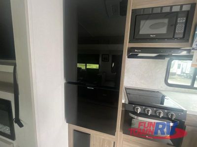 2025 Coachmen RV Freedom Express Ultra Lite - Photo 16